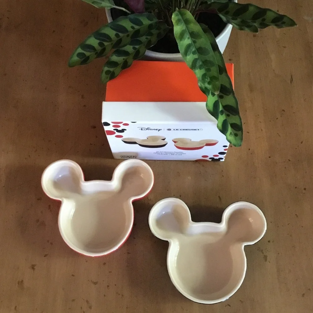 Williams Sonoma Le Creuset Disney Mickey Mouse Stoneware Ramekins